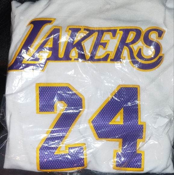 Kobe Bryant veteran number 24 Lakers jersey size medium - Picture 1 of 3